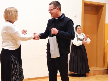 Predsednica Marta je izrekla zahvalo   župnijskemu  upravitelju Martinu Lebnu za uporabo župnijske dvorane